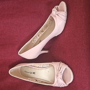 American Eagle Kitten Heels